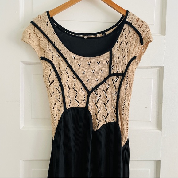 Anthropologie Knitted & Knotted Cream and Black Asymmetrical Dress - Picture 3 of 9